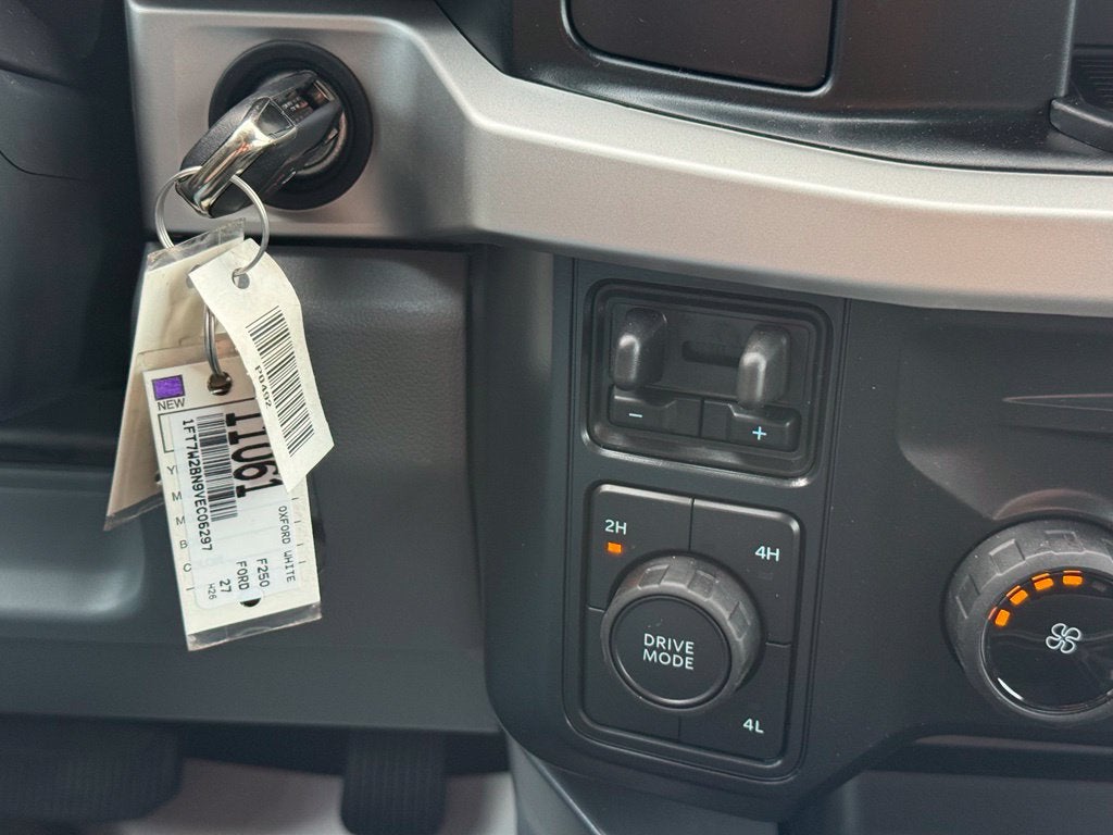 2027 Ford F-250SD XLT