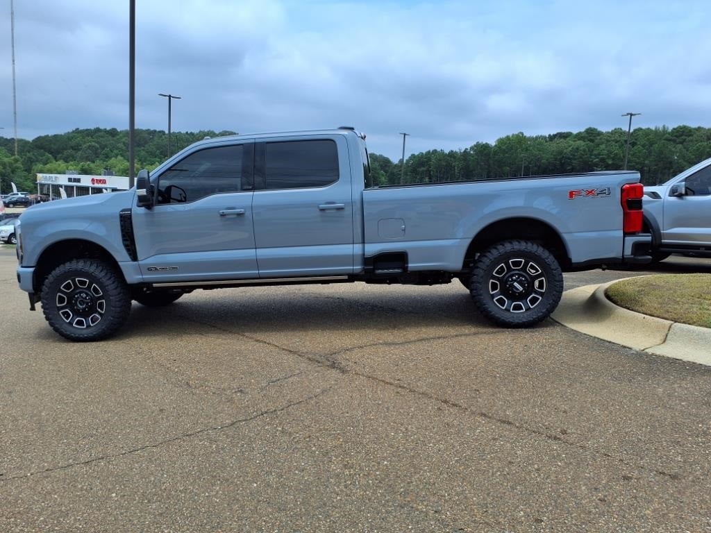 2025 Ford F-350SD Platinum