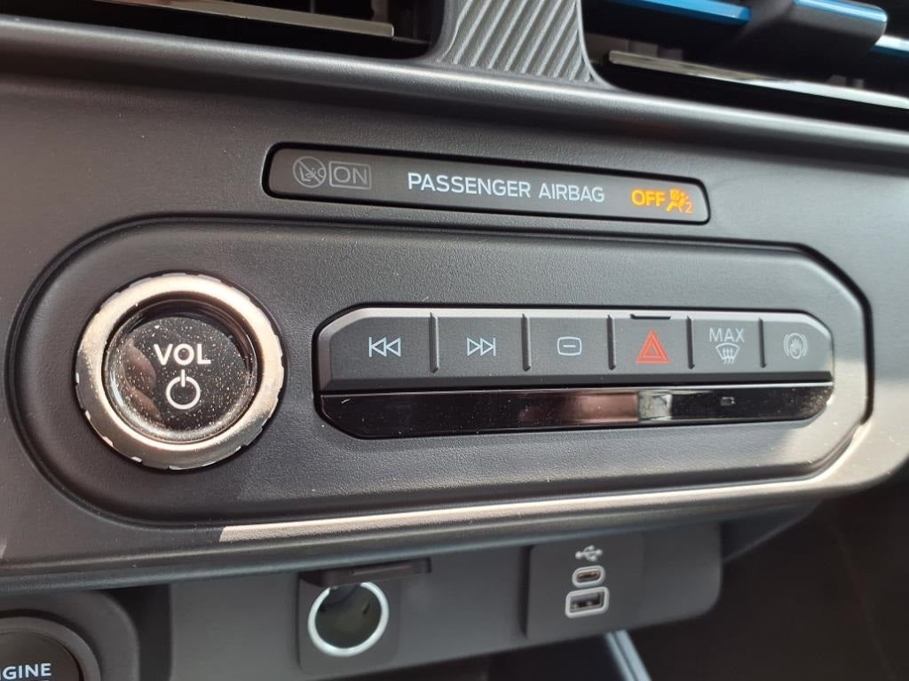 2025 Ford Maverick Lobo Standard