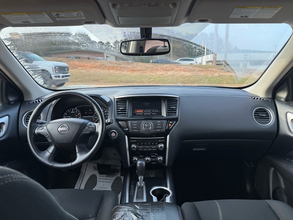 2020 Nissan Pathfinder SV