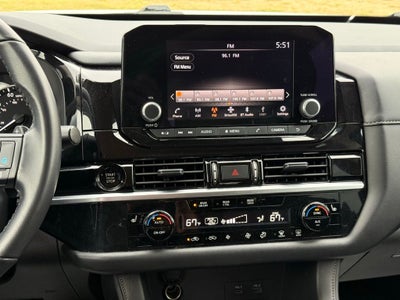 2025 Nissan Pathfinder SV