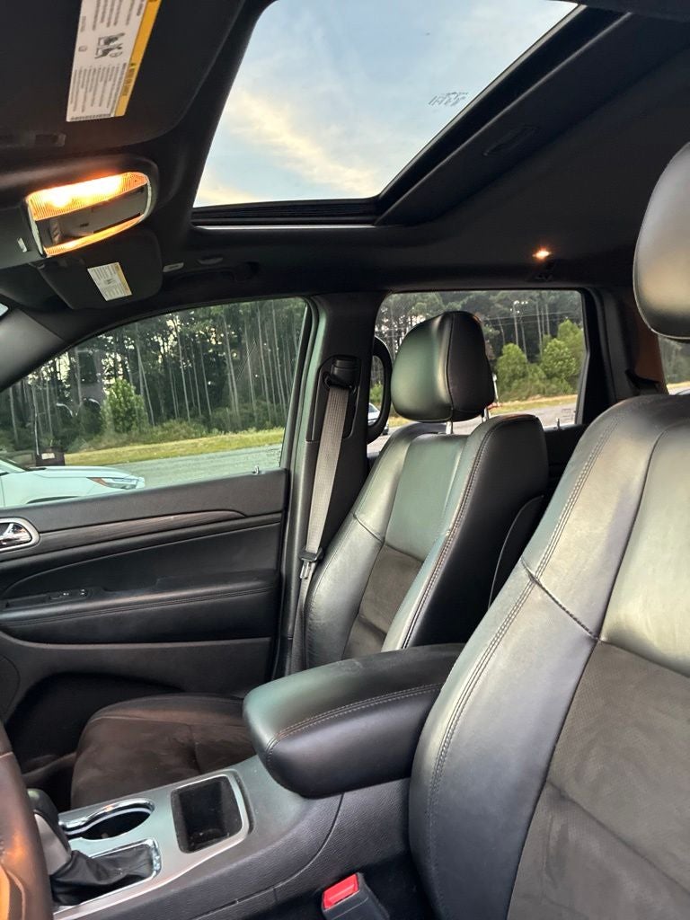 2020 Jeep Grand Cherokee Laredo E