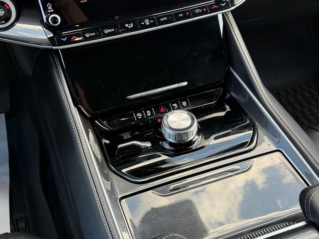 2023 Jeep Wagoneer Base