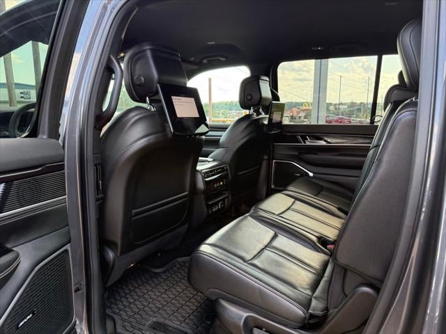 2023 Jeep Wagoneer Base