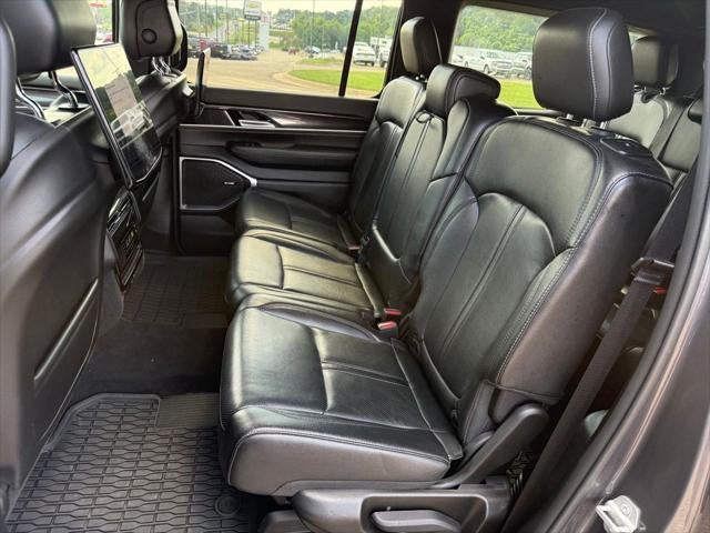 2023 Jeep Wagoneer Base