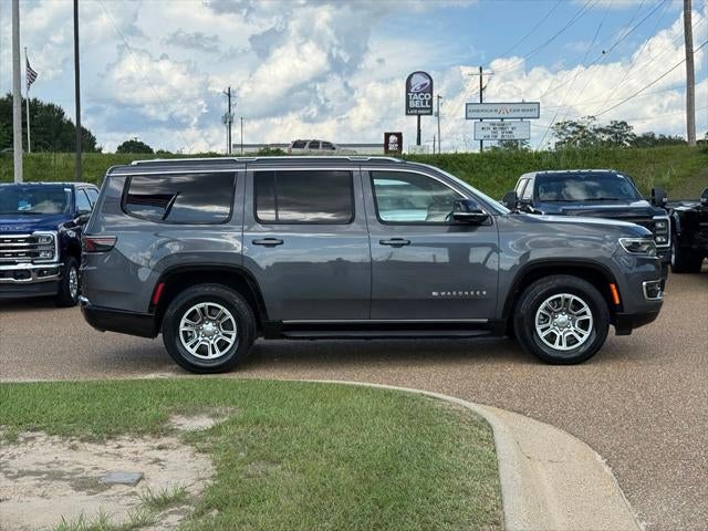 2023 Jeep Wagoneer Base