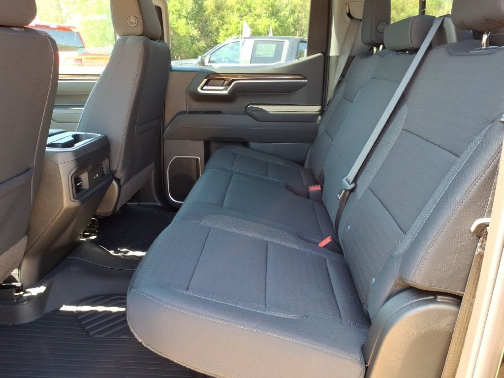 2026 Chevrolet Silverado 1500 LT LT1