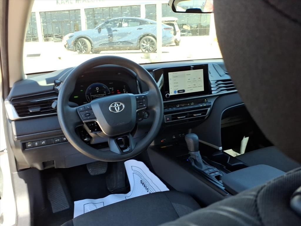 2025 Toyota CAMRY LE