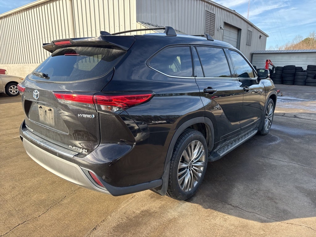 2021 Toyota Highlander Hybrid Platinum