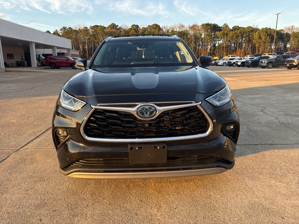 2021 Toyota Highlander Hybrid Platinum