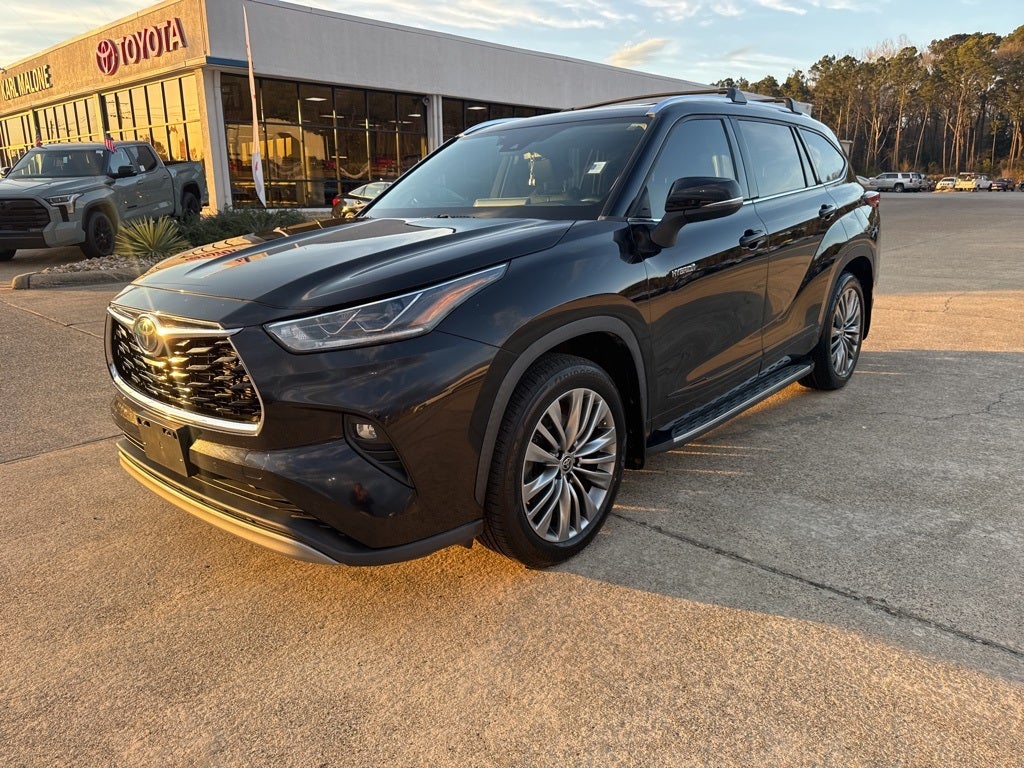 2021 Toyota Highlander Hybrid Platinum
