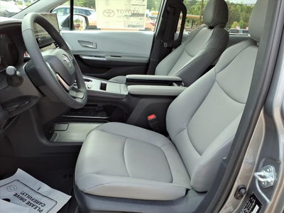2026 Toyota Sienna XLE 8 Passenger