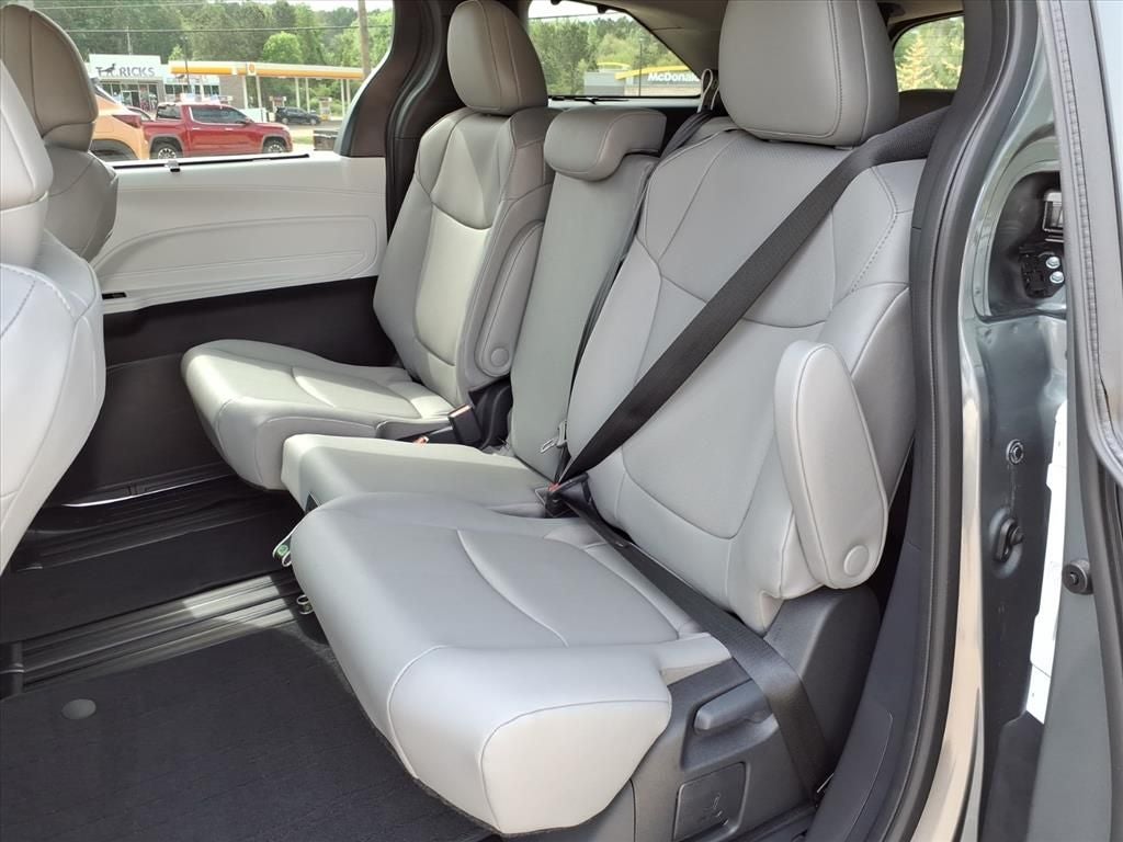 2026 Toyota Sienna XLE 8 Passenger