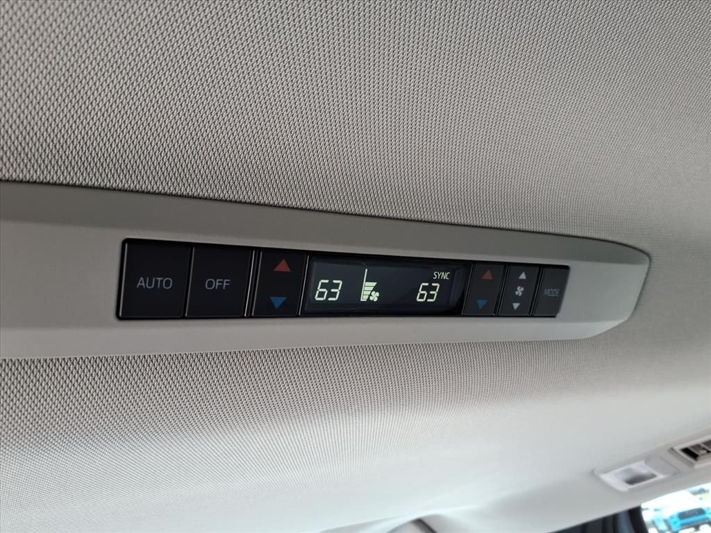 2026 Toyota Sienna XLE 8 Passenger