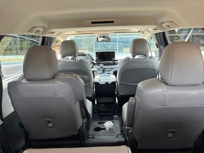 2025 Toyota Sienna XLE 8 Passenger