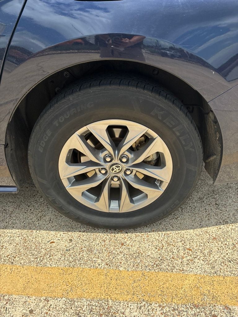 2025 Toyota Sienna XLE 8 Passenger