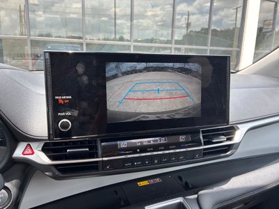 2025 Toyota Sienna XLE 8 Passenger