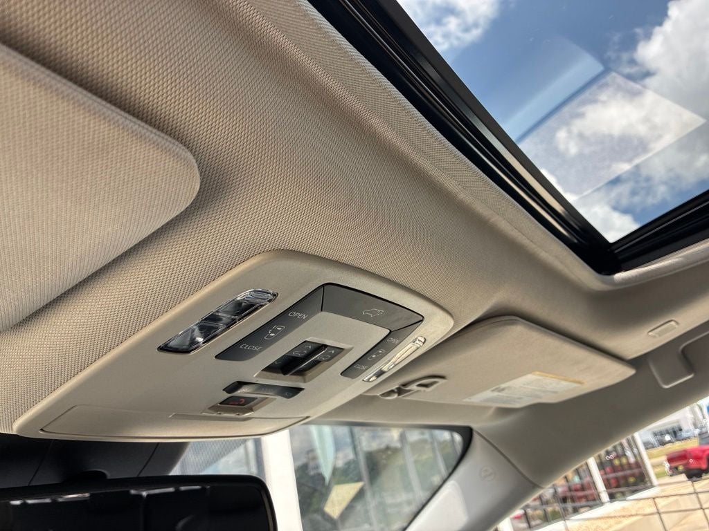 2025 Toyota Sienna XLE 8 Passenger