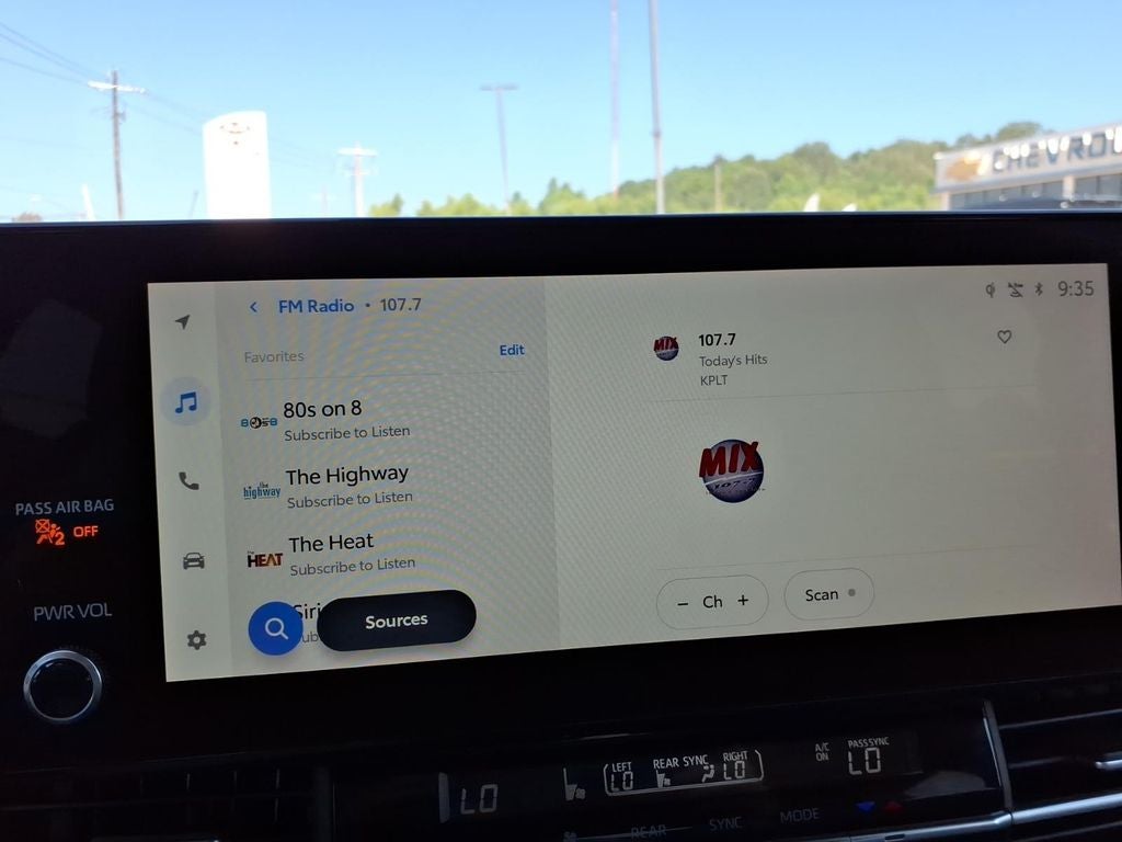2025 Toyota Sienna XLE 8 Passenger