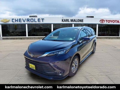 2025 Toyota Sienna XLE 8 Passenger