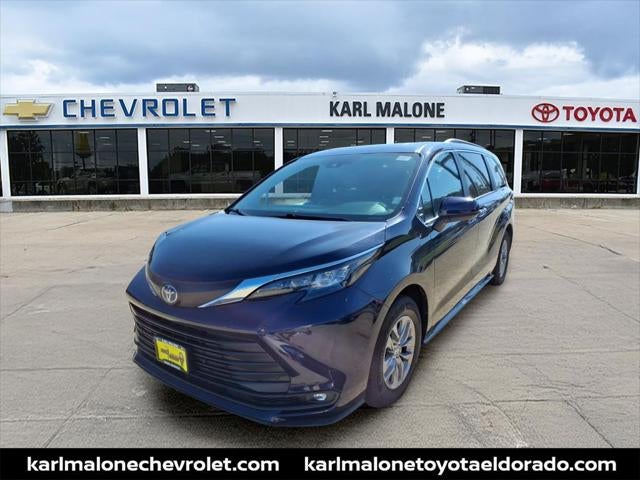 2025 Toyota Sienna XLE 8 Passenger