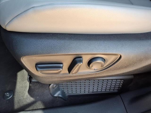 2025 Toyota Sienna XLE 8 Passenger