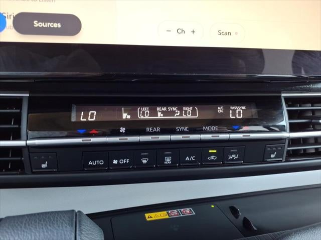2025 Toyota Sienna XLE 8 Passenger