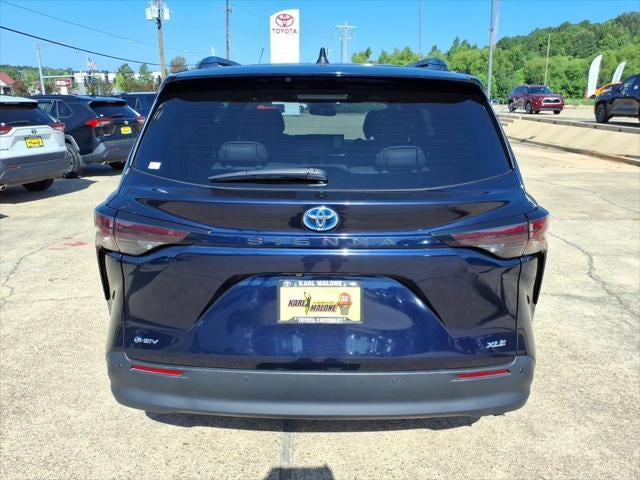 2025 Toyota Sienna XLE 8 Passenger