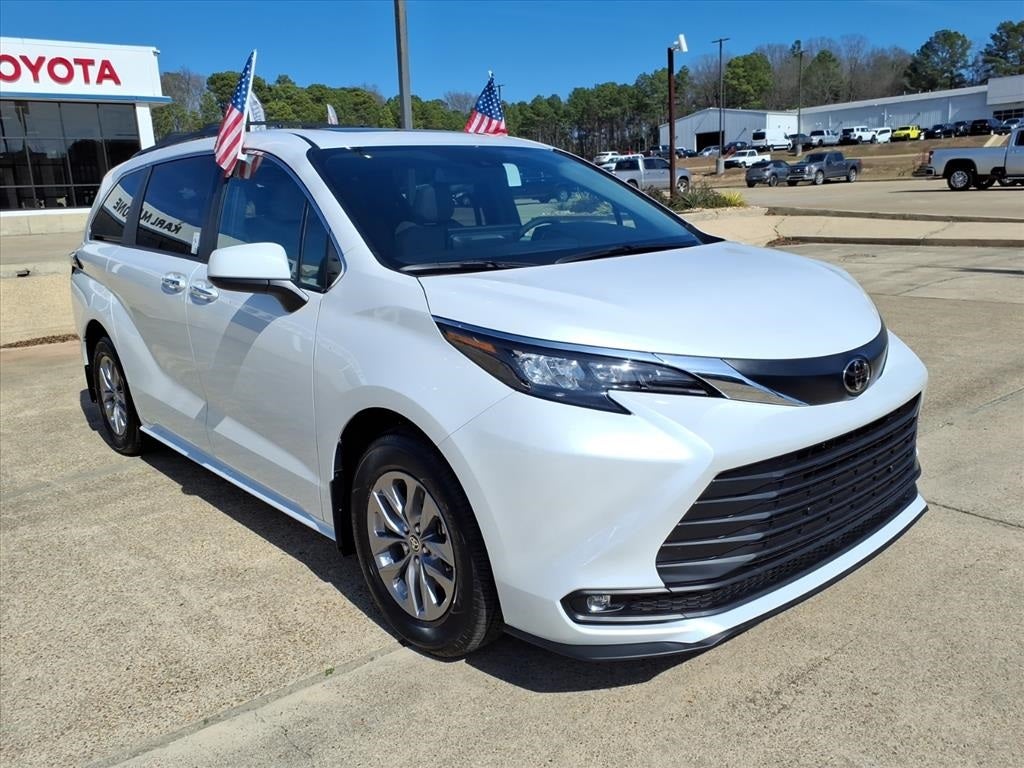 2026 Toyota Sienna XLE