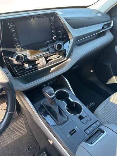 2020 Toyota Highlander LE