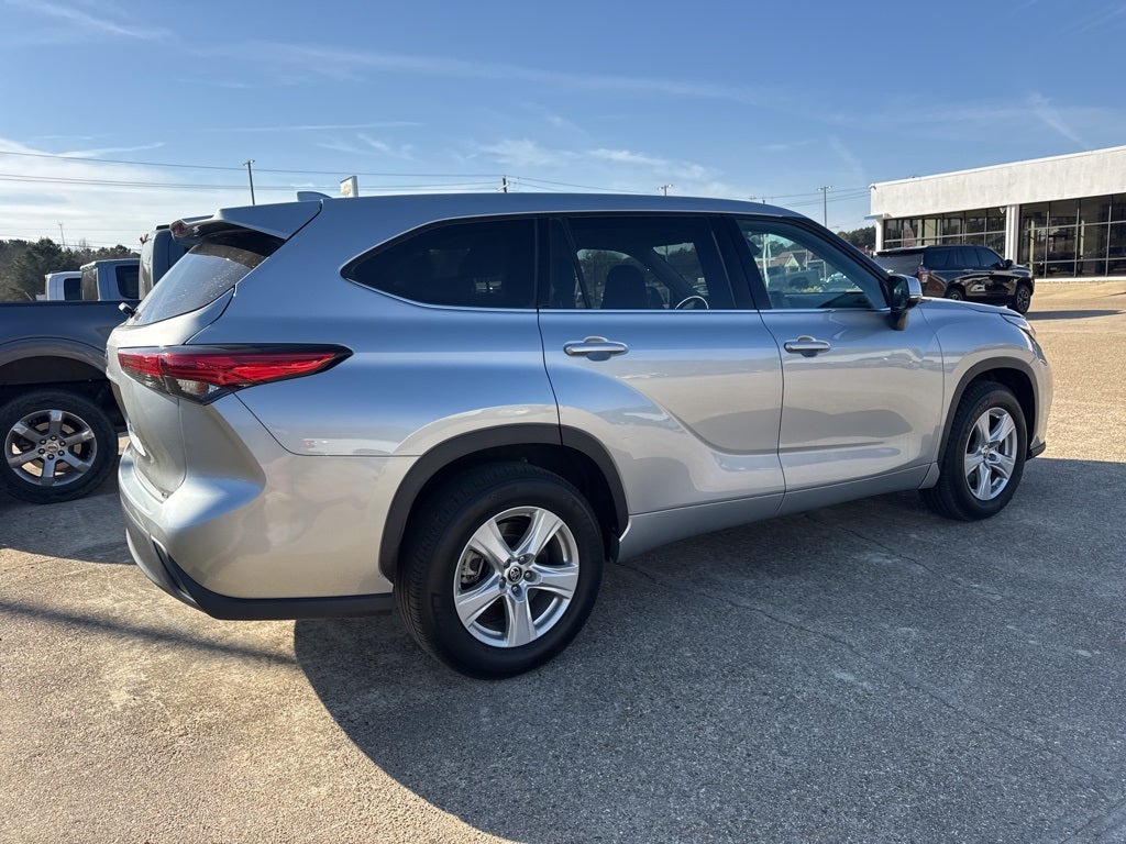 2020 Toyota Highlander LE