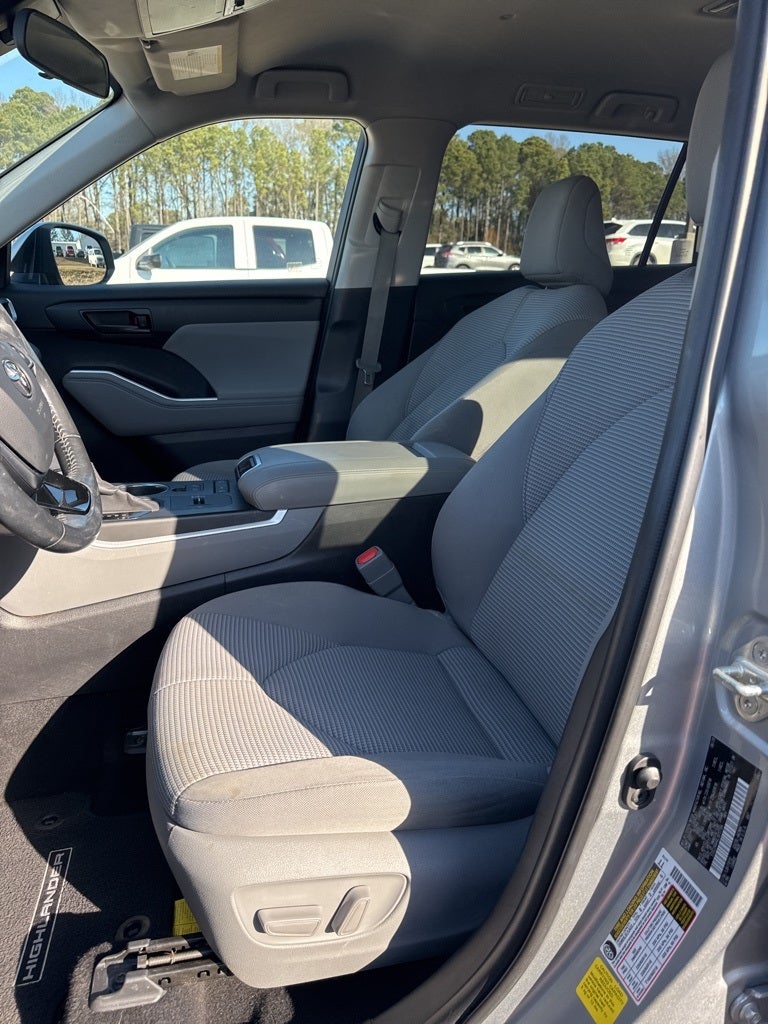 2020 Toyota Highlander LE