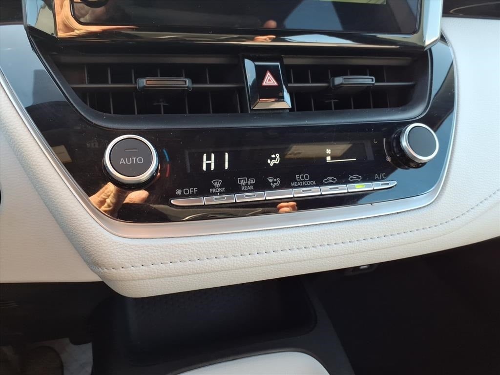 2024 Toyota COROLLA SE