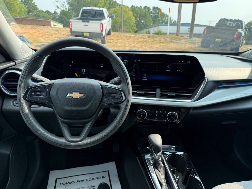2025 Chevrolet Trax LT