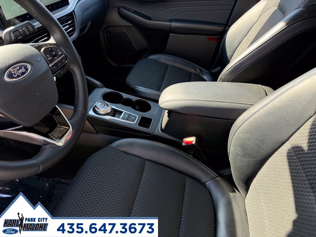 2025 Ford Escape Plug-In Hybrid Base