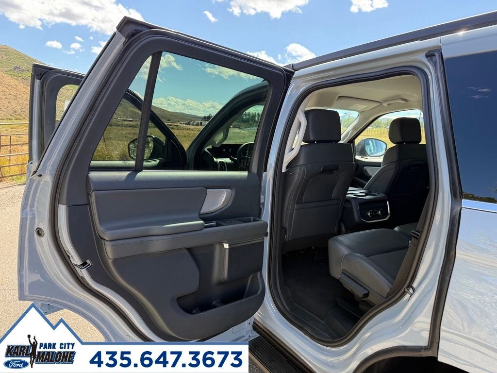 2027 Ford Expedition Active