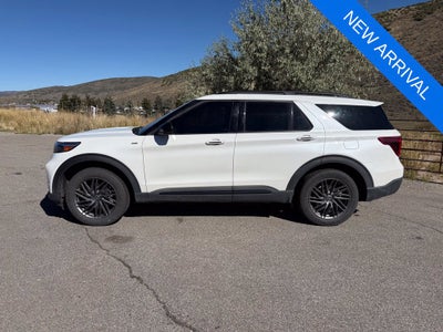 2023 Ford Explorer ST-Line