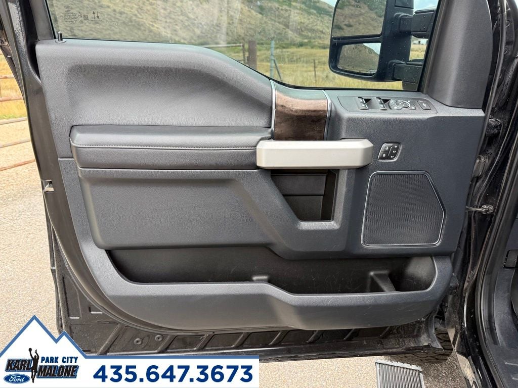 2022 Ford F-350SD Lariat