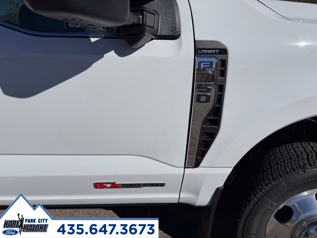 2027 Ford F-350SD Lariat DRW