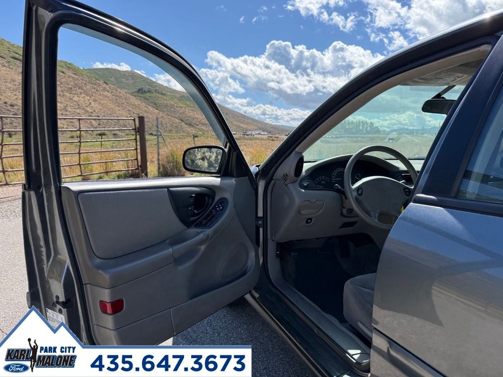 2004 Chevrolet Malibu Base