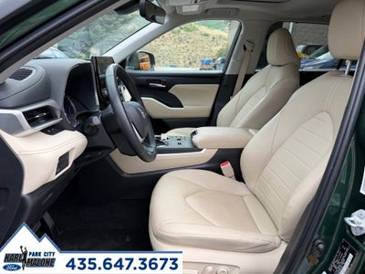 2025 Toyota Highlander Hybrid XLE