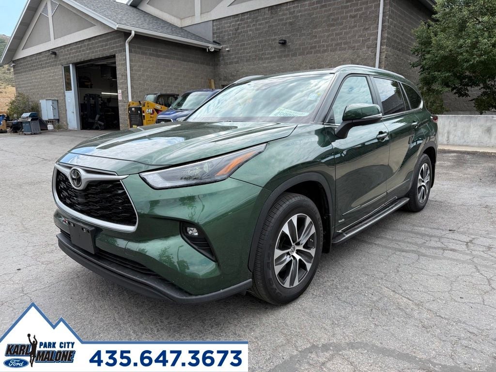 2025 Toyota Highlander Hybrid XLE