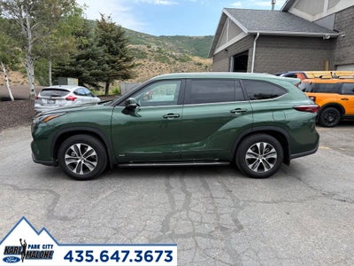 2025 Toyota Highlander Hybrid XLE