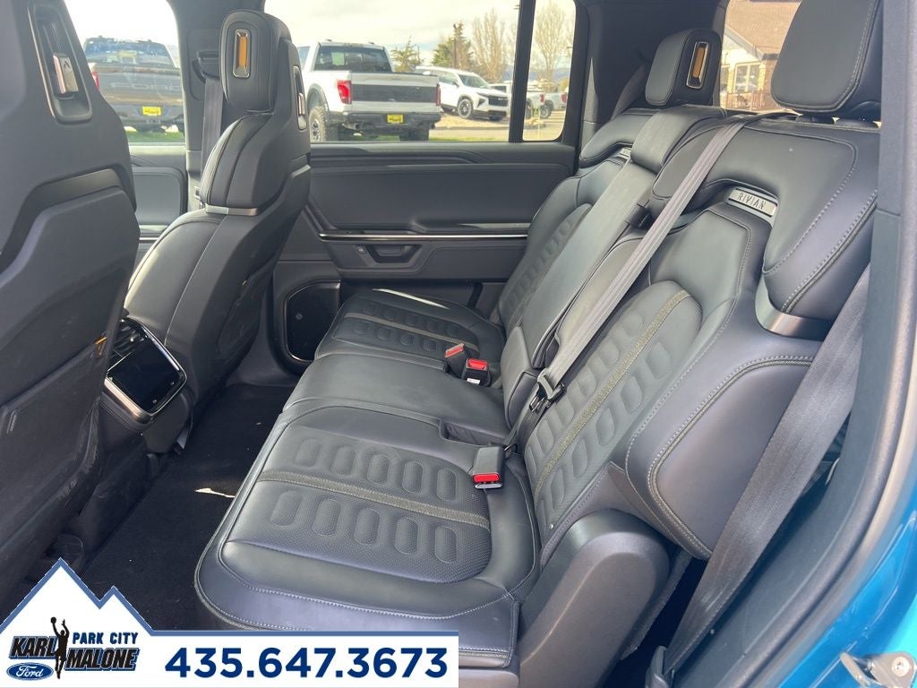 2025 Rivian R1S Base