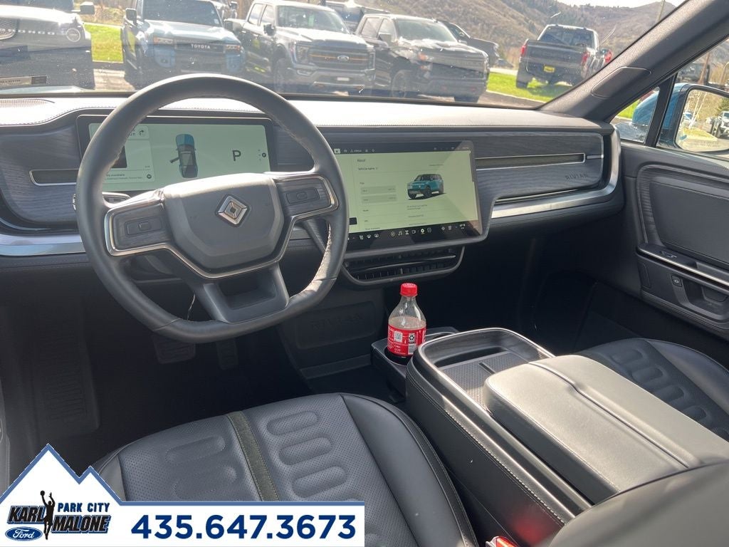 2025 Rivian R1S Base