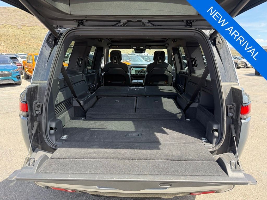 2026 Rivian R1S Base