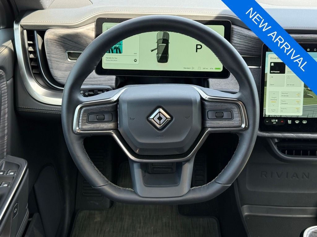 2026 Rivian R1S Base