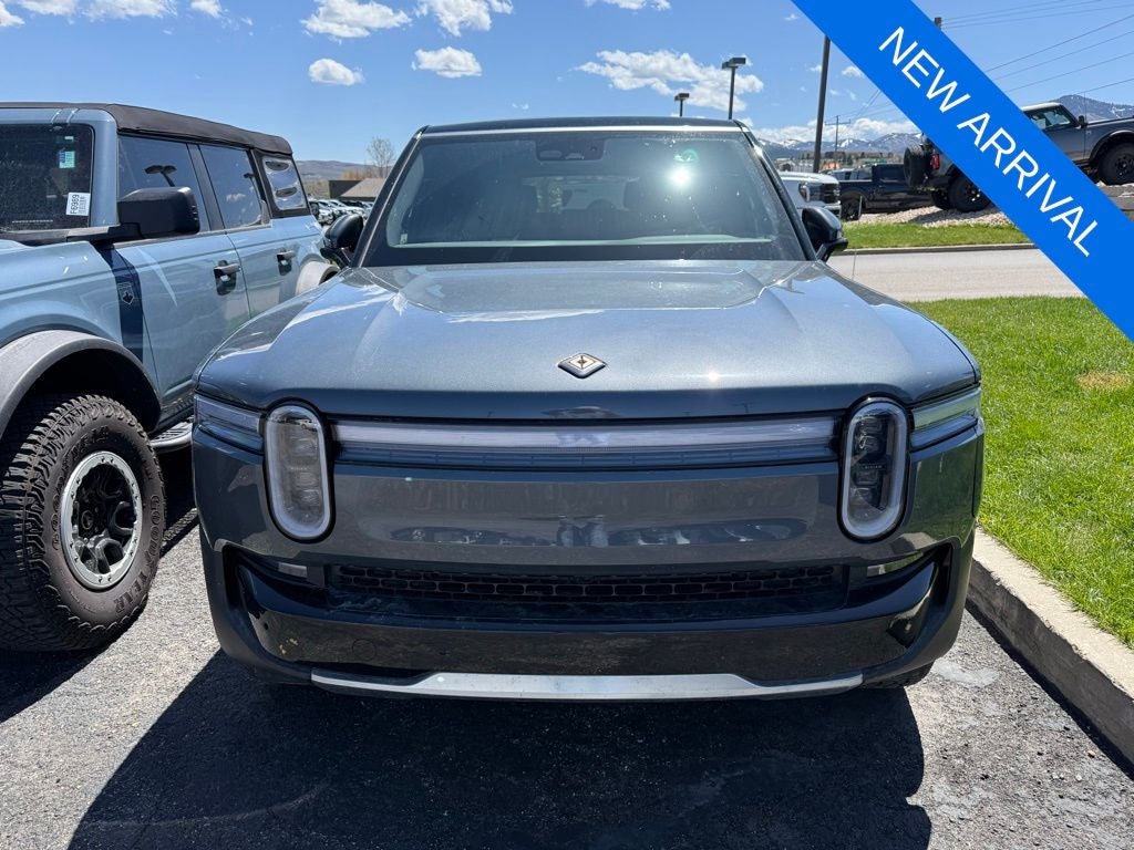 2026 Rivian R1S Base