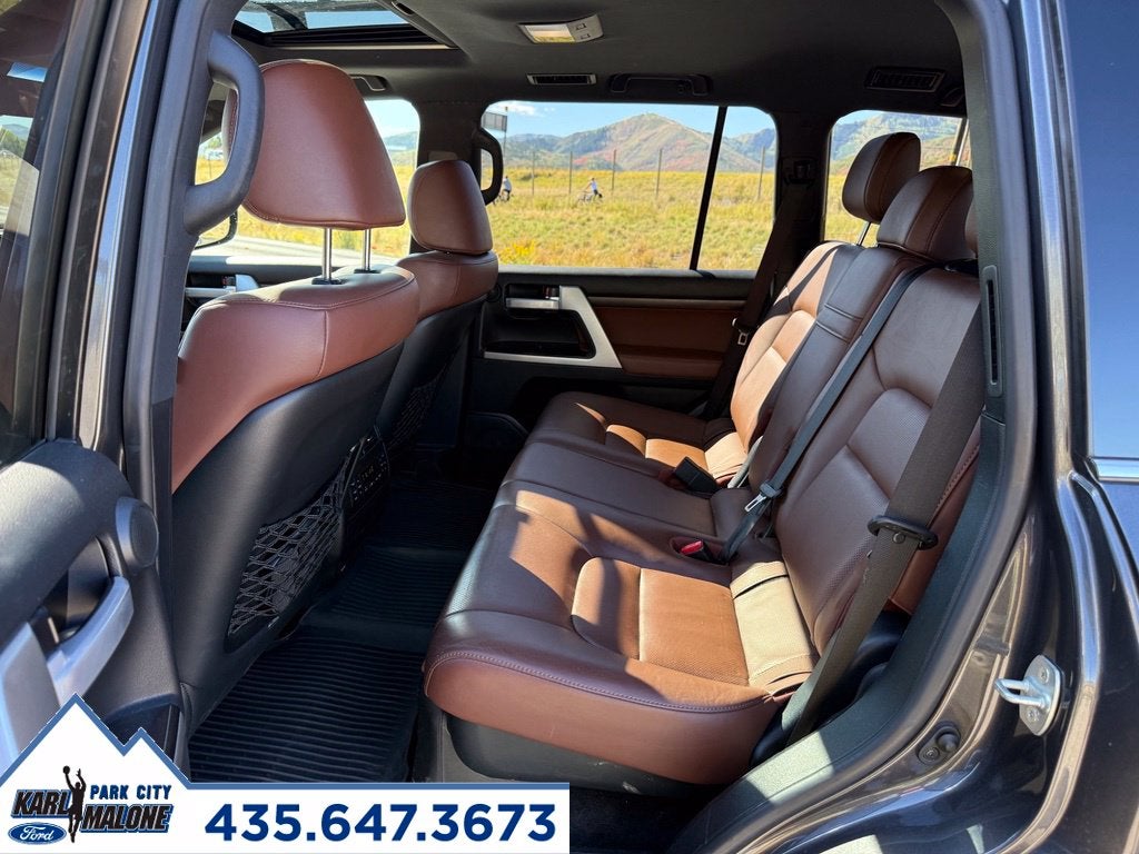 2018 Toyota Land Cruiser Base