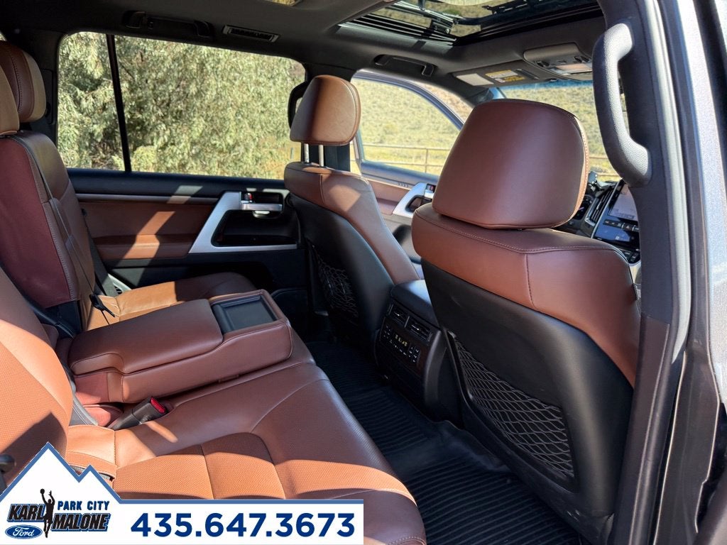 2018 Toyota Land Cruiser Base